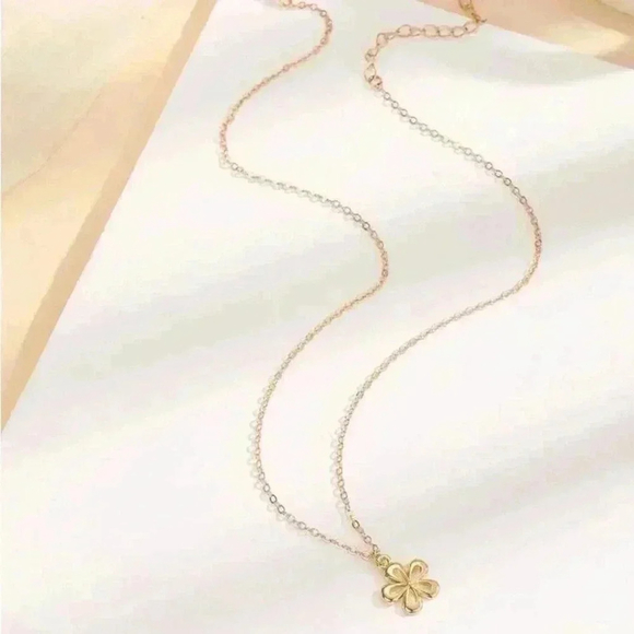⚠️Clearance Flower Charm Yellow Gold Necklace - Picture 3 of 3